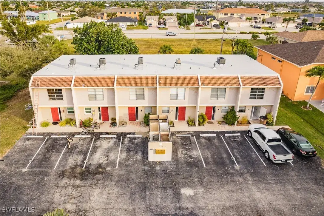 Picture of 1123 SW 48Th Ter 103, Cape Coral, FL 33914