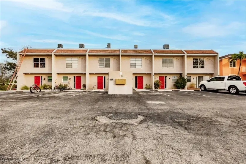 Picture of 1123 SW 48Th Ter 103, Cape Coral FL 33914