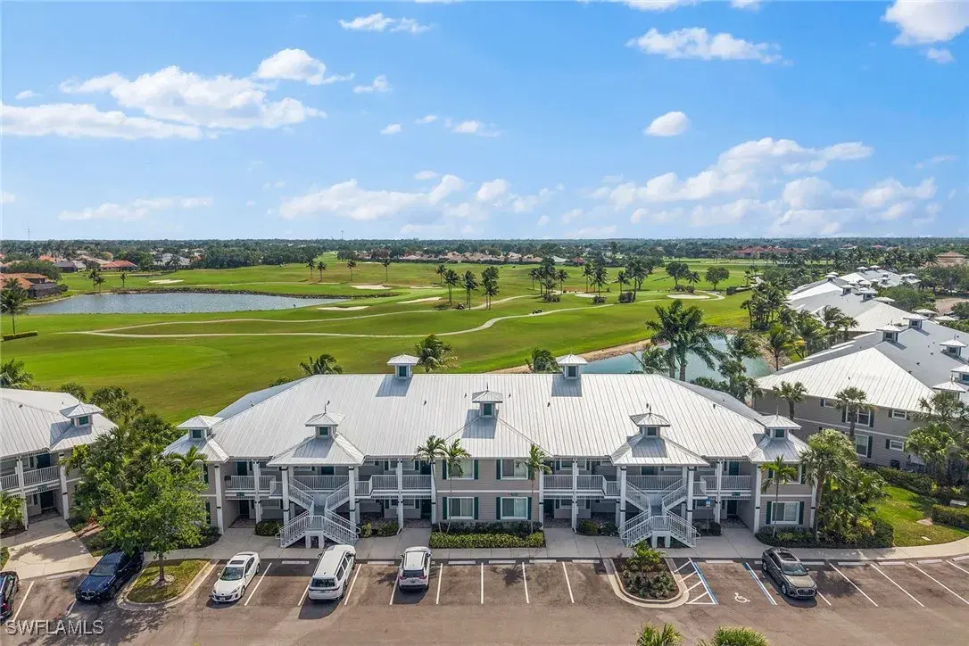 Picture of 7915 Mahogany Run Ln 1126, Naples, FL 34113
