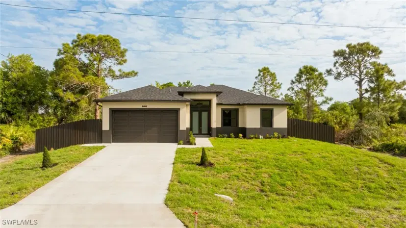Picture of 871 Chezy St E, Lehigh Acres FL 33974
