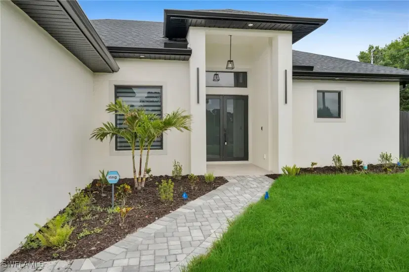 Picture of 417 Long Ave S, Lehigh Acres FL 33974