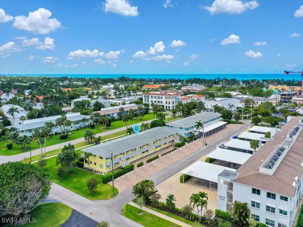 Picture of 473 12Th Ave S B8, Naples, FL 34102