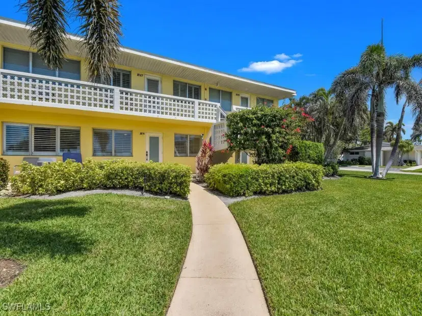 Picture of 473 12Th Ave S B8, Naples FL 34102