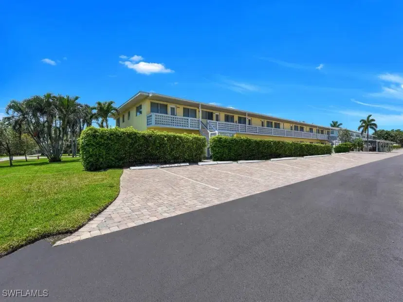 Picture of 473 12Th Ave S B8, Naples FL 34102