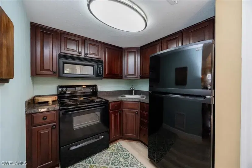 Picture of 780 10Th Ave S 24, Naples FL 34102