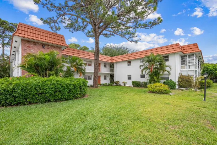 Picture of 2600 SE Ocean Boulevard V12, Stuart FL 34996