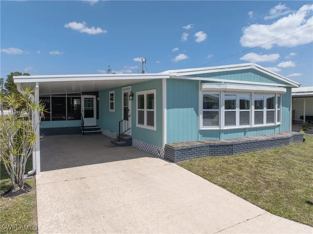 Picture of 9030 Arbor Dr, North Fort Myers, FL 33903