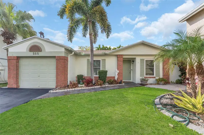 Picture of 555 Abingdon Way, Davie FL 33325