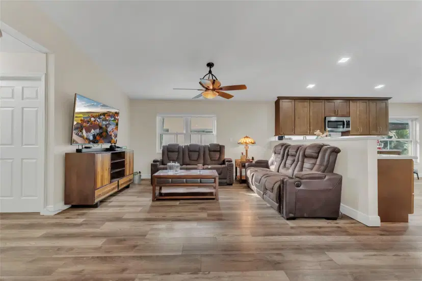 Picture of 555 Abingdon Way, Davie FL 33325