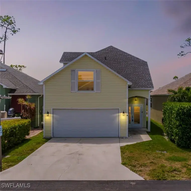 Picture of 6081 Waterway Bay Dr, Fort Myers, FL 33908