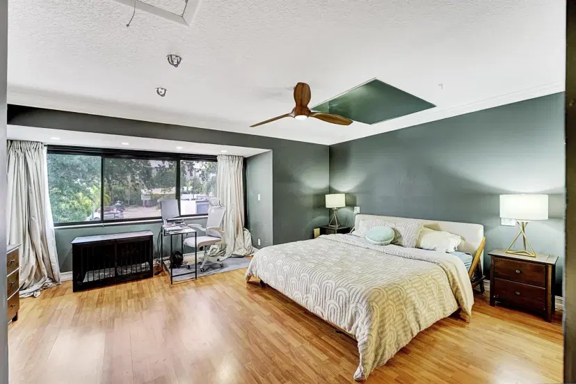Picture of 3900 NE 18Th Ave 23E, Oakland Park FL 33334