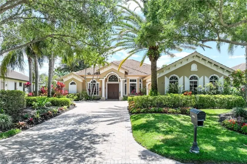Picture of 2952 Gardens Blvd, Naples FL 34105