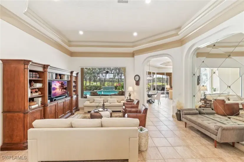 Picture of 2952 Gardens Blvd, Naples FL 34105