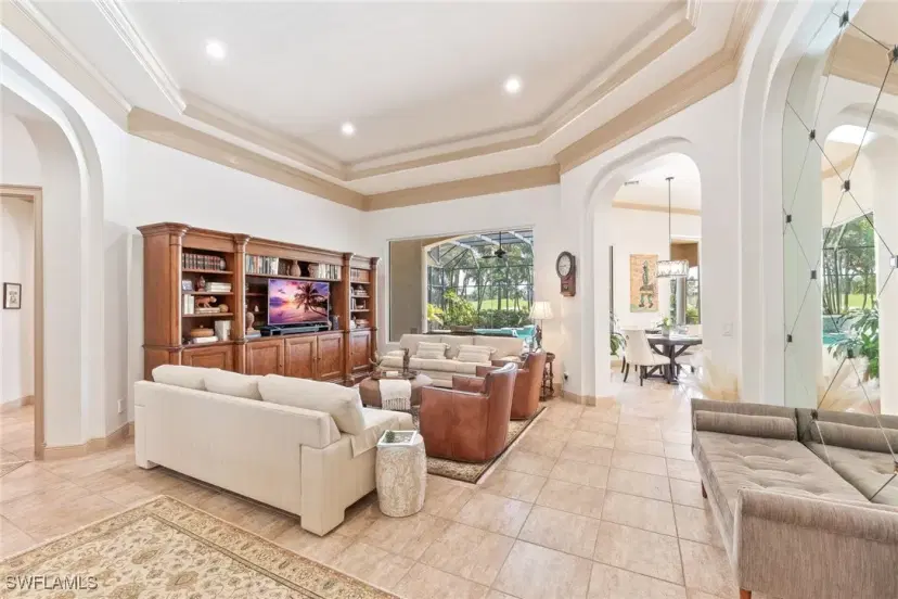 Picture of 2952 Gardens Blvd, Naples FL 34105