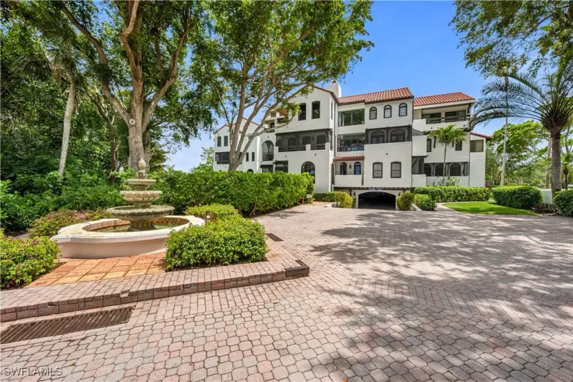 Picture of 5850 Pelican Bay Blvd A3, Naples FL 34108