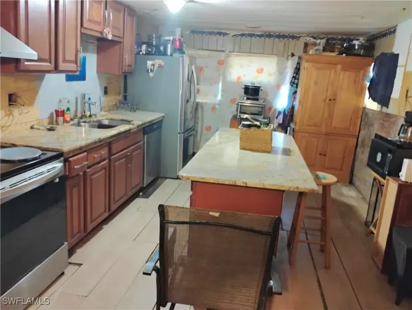 Picture of 2918 Karen Dr, Naples FL 34112