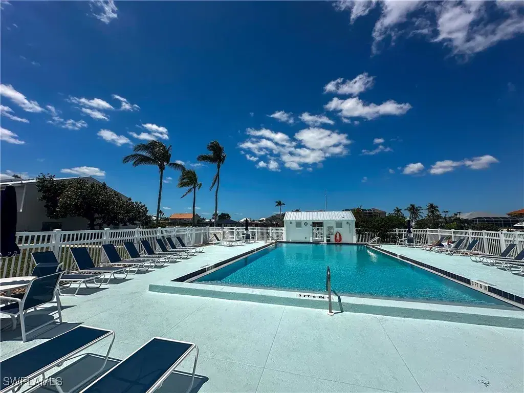 Picture of 18036 San Carlos Blvd 111, Fort Myers Beach, FL 33931