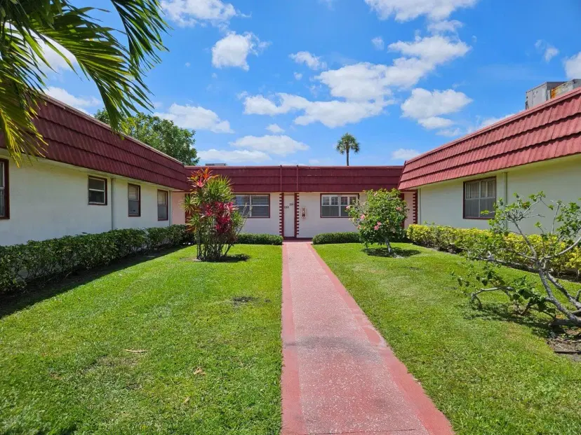Picture of 158 Waterford G, Delray Beach FL 33446