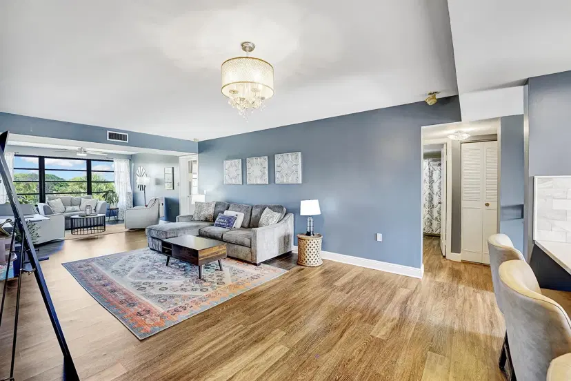 Picture of 6097 Balboa Circle 406, Boca Raton FL 33433
