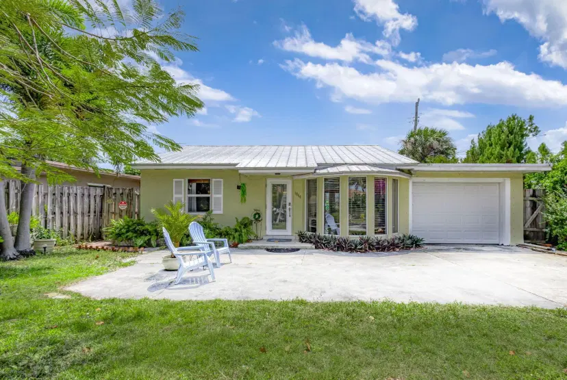 Picture of 1940 Doffer Lane, North Palm Beach FL 33408