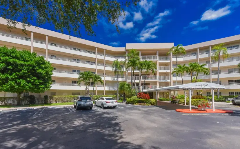 Picture of 3960 Oaks Clubhouse Drive 209, Pompano Beach FL 33069