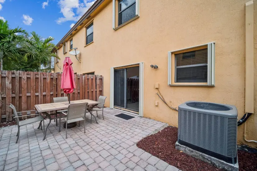 Picture of 388 NE 37Th Ter 388, Homestead FL 33033
