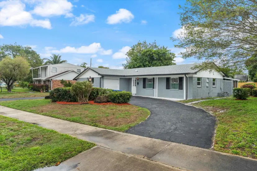 Picture of 914 Orange Drive, Lake Park FL 33403
