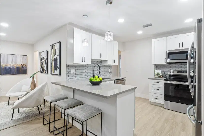 Picture of 914 Orange Drive, Lake Park FL 33403