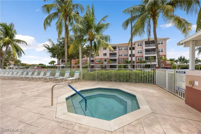 Picture of 15901 Royal Pointe Ln 404, Fort Myers FL 33908