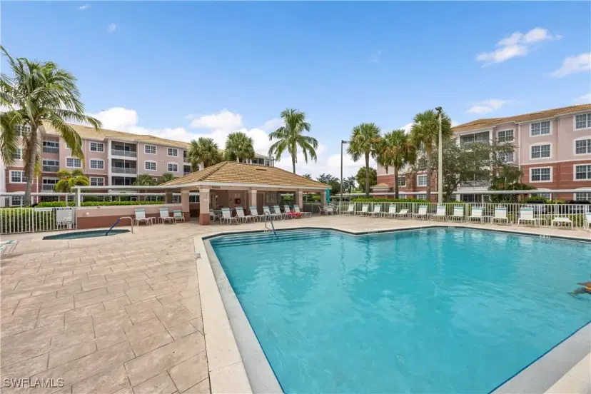 Picture of 15901 Royal Pointe Ln 404, Fort Myers FL 33908