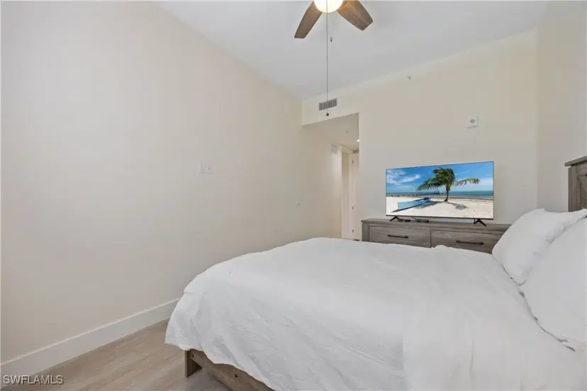 Picture of 15901 Royal Pointe Ln 404, Fort Myers FL 33908