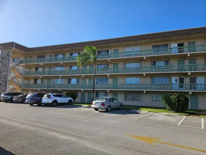 Picture of 300 Village Green Circle S 206, Palm Springs FL 33461