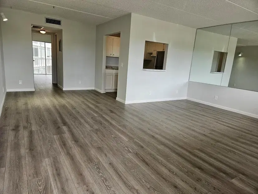 Picture of 300 Village Green Circle S 206, Palm Springs FL 33461