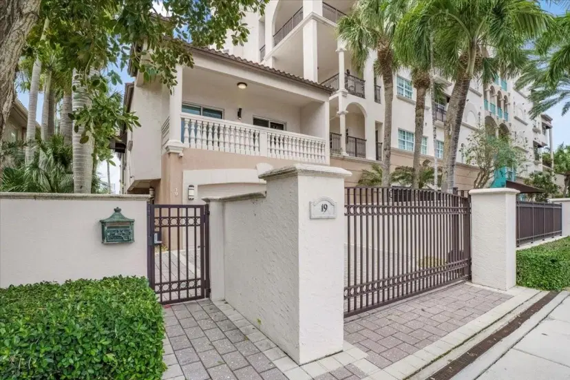 Picture of 19 Hendricks Isle 101, Fort Lauderdale FL 33301