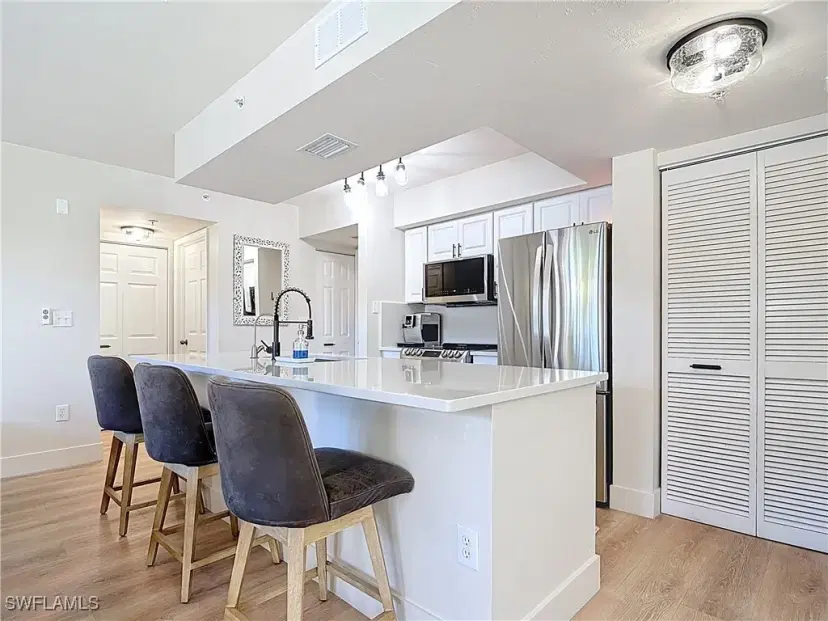 Picture of 8960 Colonnades Ct E 928, Bonita Springs FL 34135