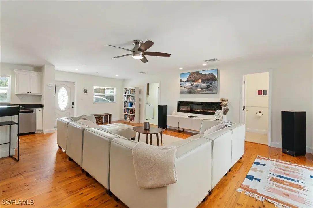 Picture of 27404 Tennessee St, Bonita Springs, FL 34135