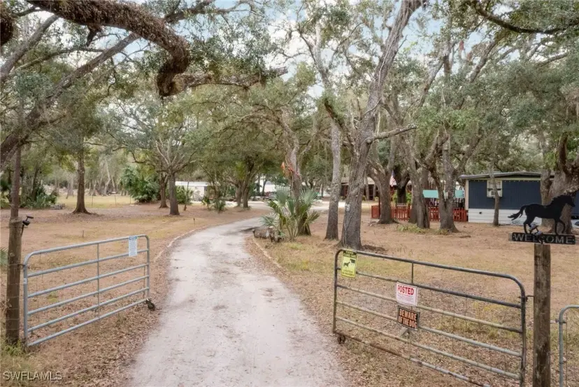 Picture of 1279 NE River Rock Dr, Arcadia FL 34266