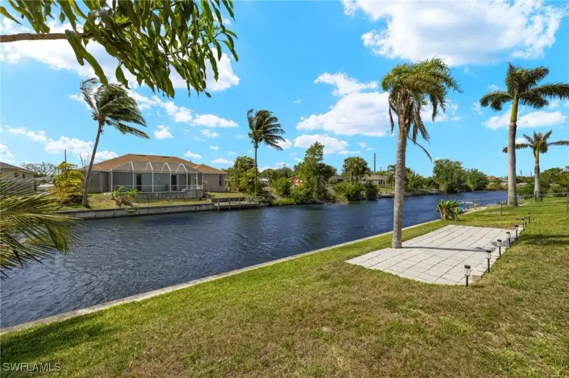 Picture of 102 SE 17Th Ave, Cape Coral FL 33990
