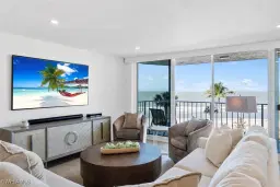 Picture of 10701 Gulf Shore Dr 402, Naples, FL 34108