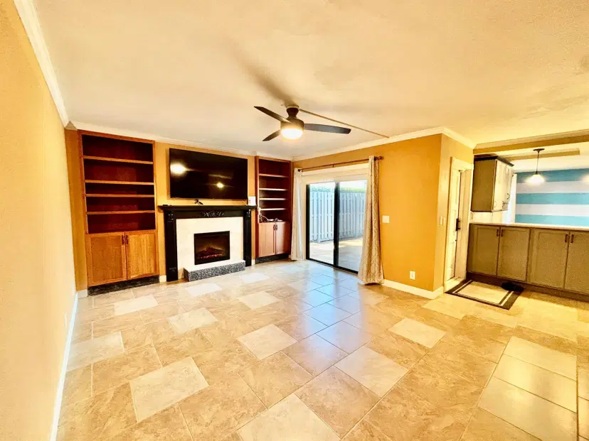 Picture of 102 Woodland Road, Palm Springs FL 33461