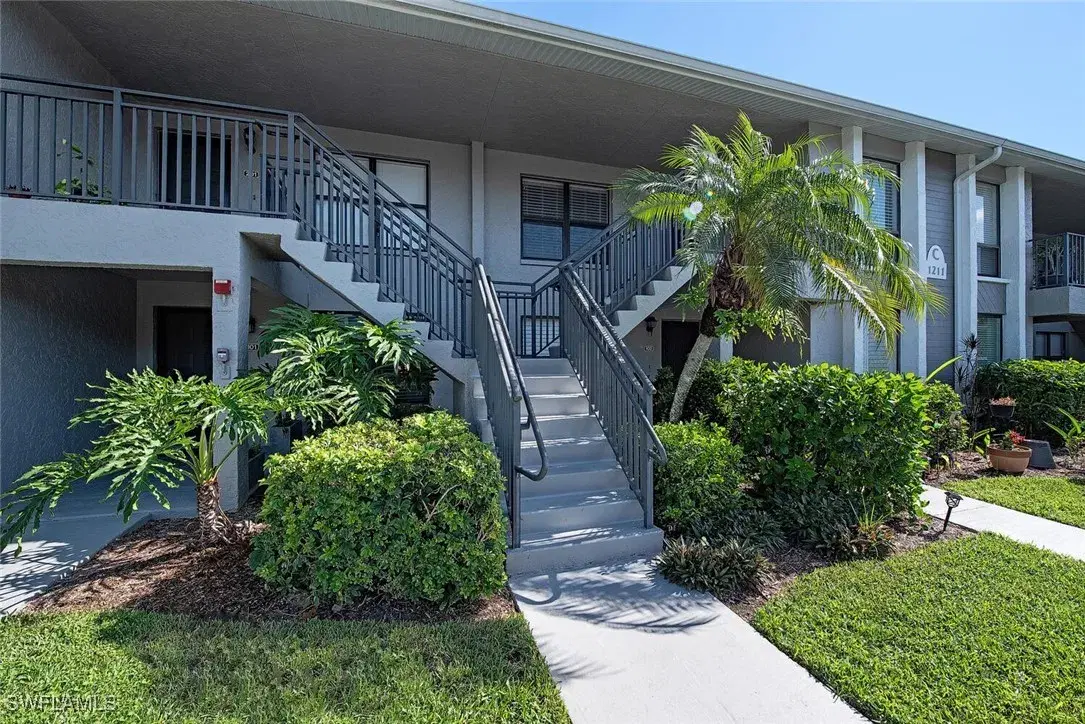 Picture of 1211 Commonwealth Cir C202, Naples, FL 34116