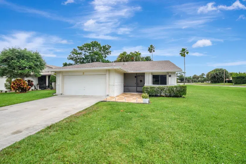 Picture of 2 Fawlkland Circle, Boynton Beach FL 33426