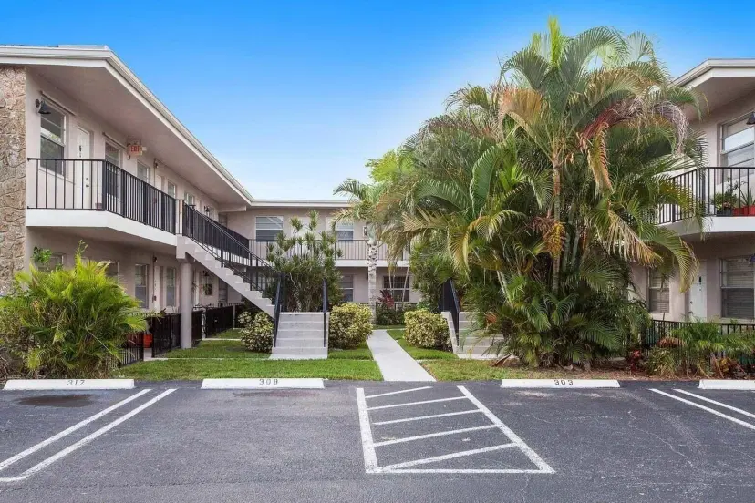 Picture of 1250 Old Boynton Road 305, Boynton Beach FL 33426