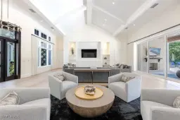 Picture of 702 Bobwhite Ln, Naples, FL 34108