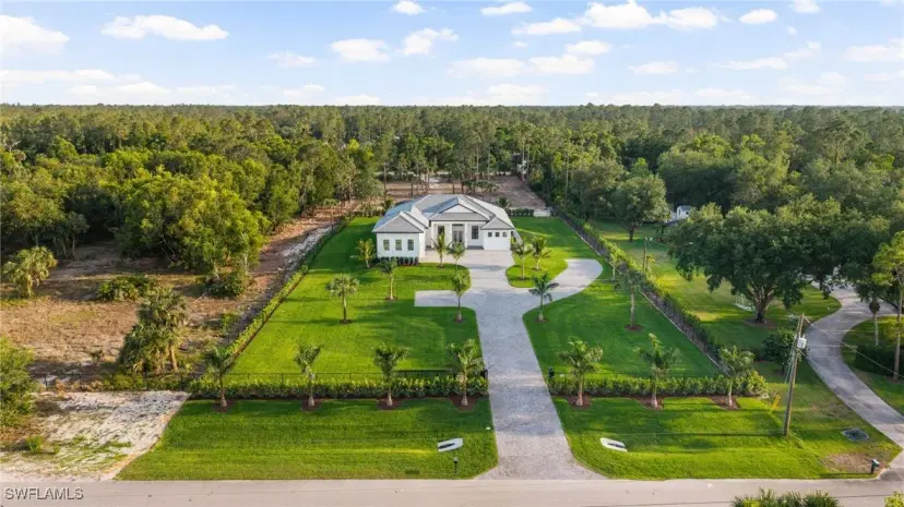 Picture of 162 Jung Blvd E, Naples FL 34120