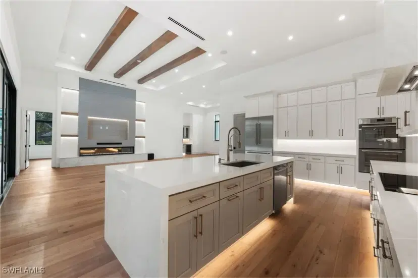 Picture of 162 Jung Blvd E, Naples FL 34120