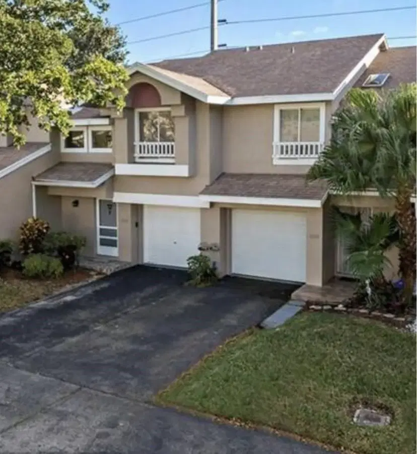 Picture of 1918 Discovery Cir E 1918, Deerfield Beach FL 33442