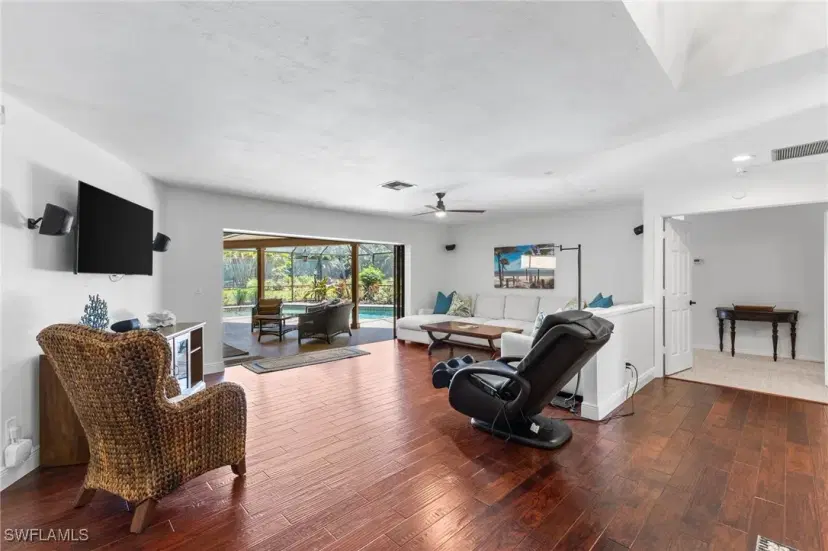 Picture of 6846 Trail Blvd, Naples FL 34108
