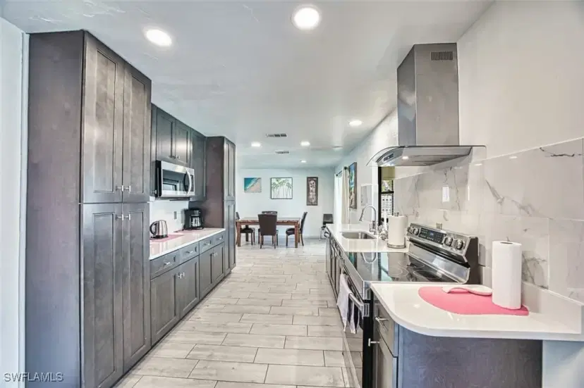 Picture of 18517 Rosewood Rd, Fort Myers FL 33967