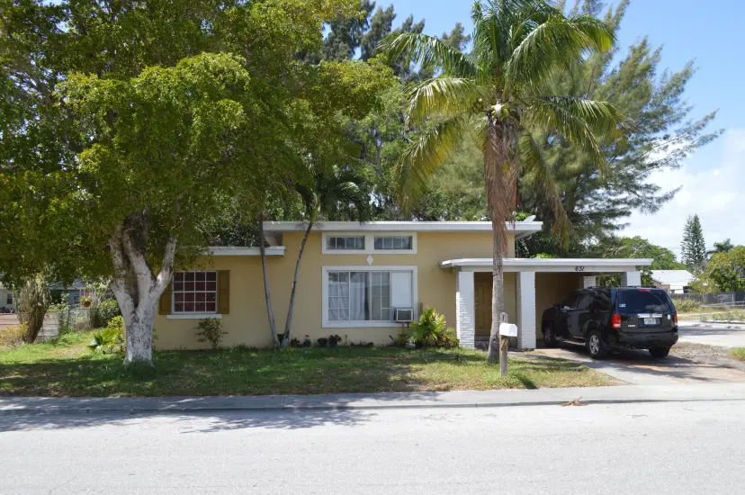 Picture of 631 N E Street, Lake Worth Beach FL 33460